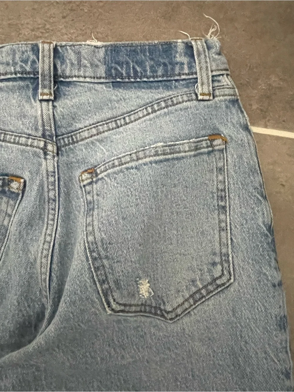 Abercrombie & Fitch Curve Love 90s Straight Ultra High Rise Jean size 27X31